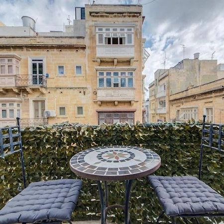 Traditional Maltese Town House In Floriana Eksteriør bilde