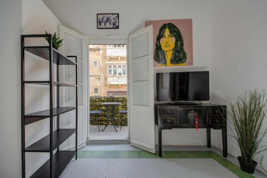 Traditional Maltese Town House In Floriana Eksteriør bilde