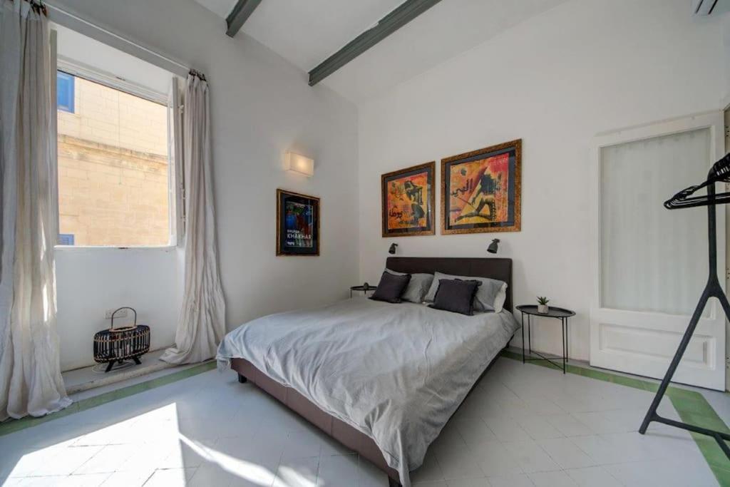 Traditional Maltese Town House In Floriana Eksteriør bilde